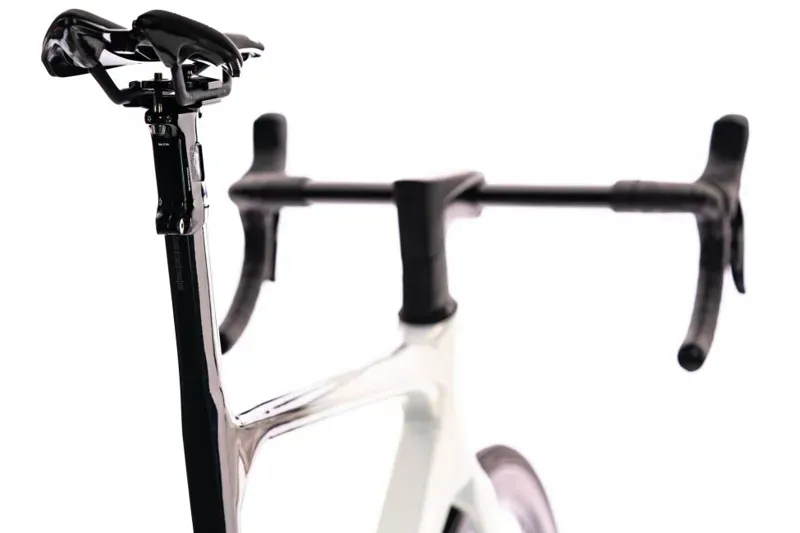 2020 Giant Propel Advanced SL 1 Disc Road Bike en Blanco-4